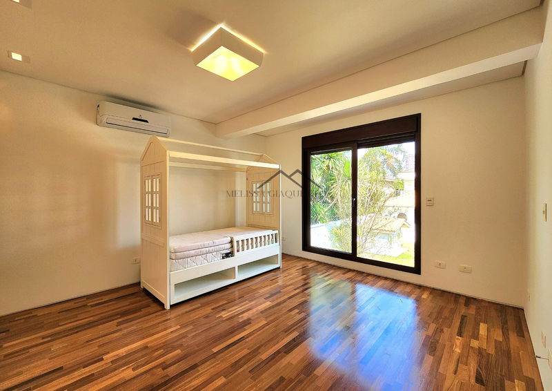 Residencial Melville - Casa Semi-Mobiliada Avenida Pacífico Sul Santana de Parnaíba - 