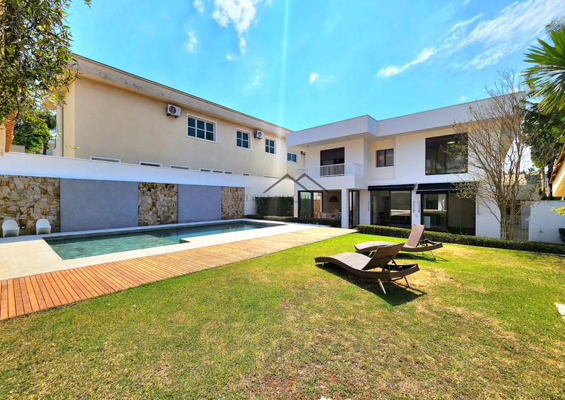 Residencial Melville - Casa Semi-Mobiliada Avenida Pacífico Sul Santana de Parnaíba - 