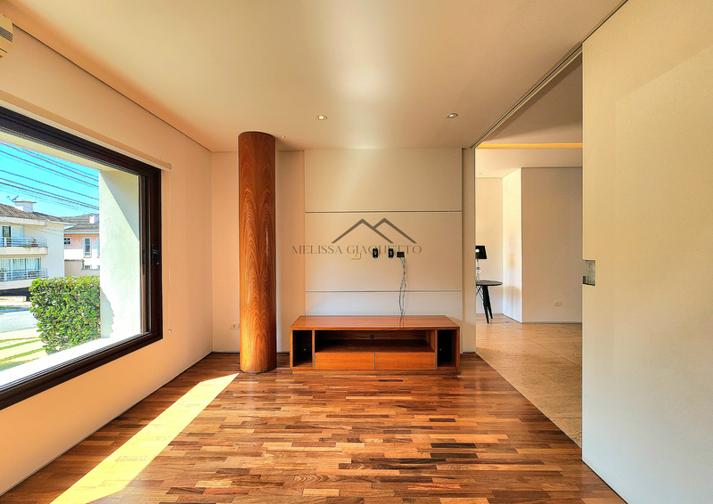 Residencial Melville - Casa Semi-Mobiliada Avenida Pacífico Sul Santana de Parnaíba - 