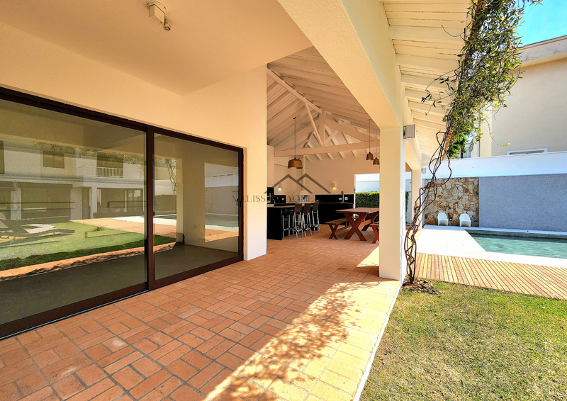 Residencial Melville - Casa Semi-Mobiliada Avenida Pacífico Sul Santana de Parnaíba - 