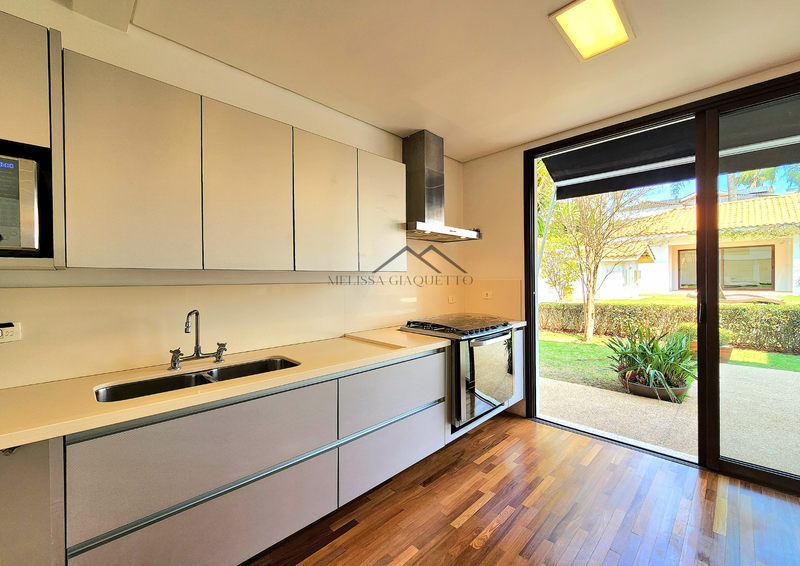 Residencial Melville - Casa Semi-Mobiliada Avenida Pacífico Sul Santana de Parnaíba - 