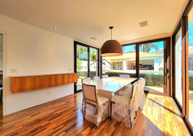 Residencial Melville - Casa Semi-Mobiliada Avenida Pacífico Sul Santana de Parnaíba - 