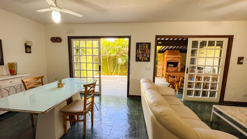 Casa em Condomínio na Praia de Juquehy - LOCAÇÃO ANUAL  São Sebastião - 