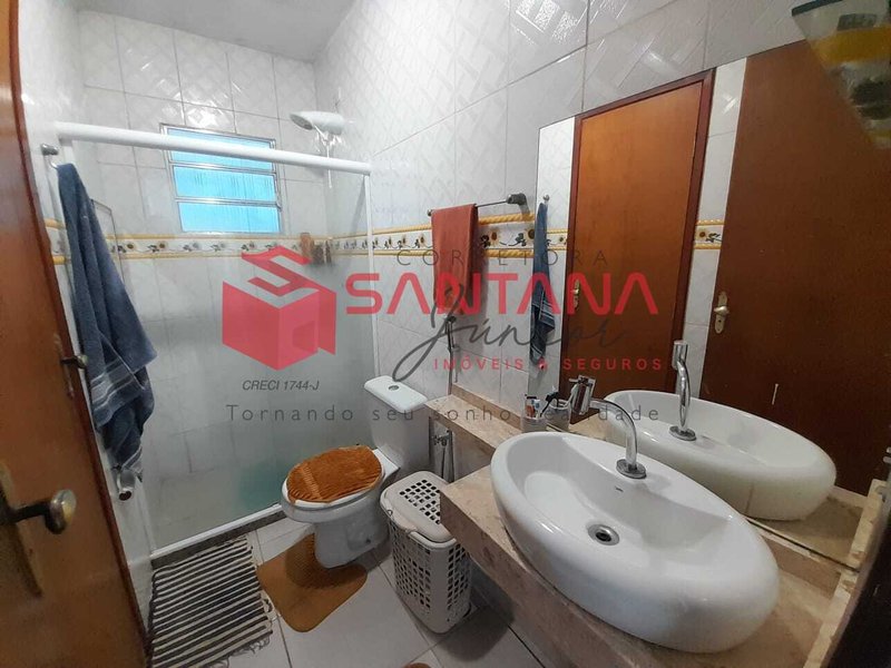 Casa Térrea com 2/4 à Venda em Catu de Abrantes – Oportunidade Residencial ou Comercial! Rua Sucupió Camaçari - 