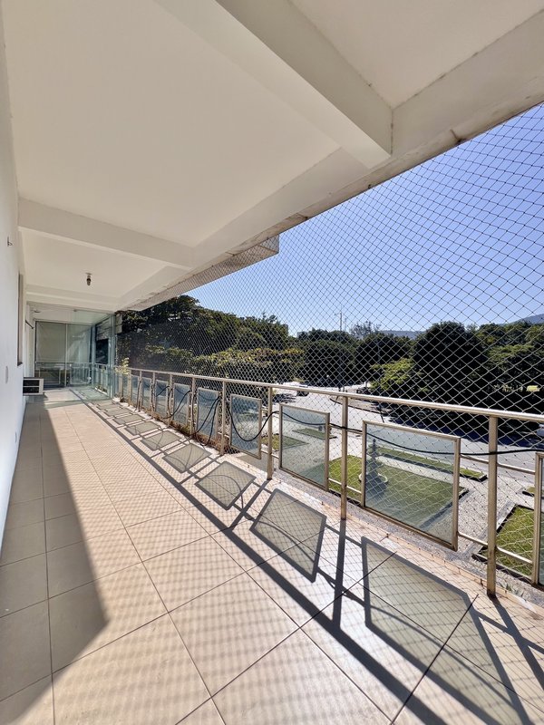 Apartamento amplo de 3 quartos na Praça do Pomar  Rio de Janeiro - 