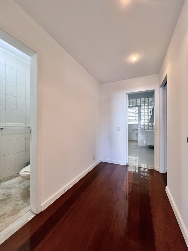 Apartamento amplo de 3 quartos na Praça do Pomar  Rio de Janeiro - 