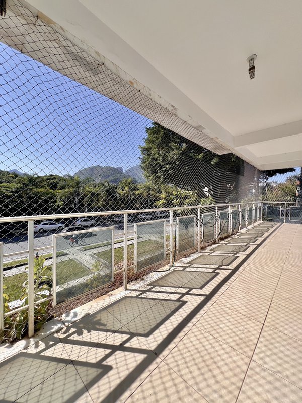 Apartamento amplo de 3 quartos na Praça do Pomar  Rio de Janeiro - 