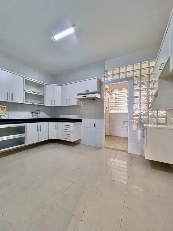 Apartamento amplo de 3 quartos na Praça do Pomar  Rio de Janeiro - 