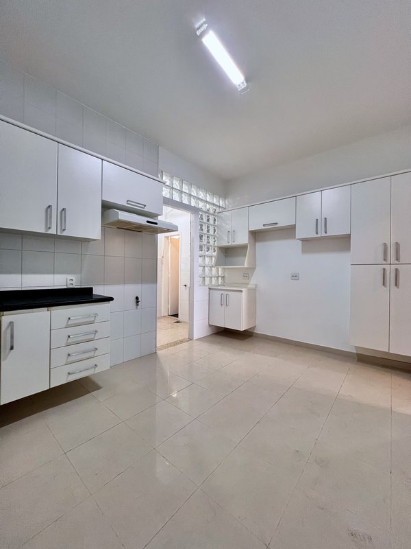 Apartamento amplo de 3 quartos na Praça do Pomar  Rio de Janeiro - 