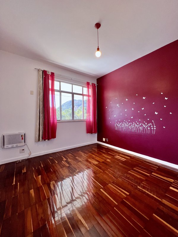 Apartamento amplo de 3 quartos na Praça do Pomar  Rio de Janeiro - 