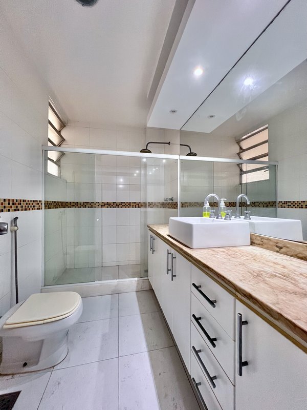 Apartamento amplo de 3 quartos na Praça do Pomar  Rio de Janeiro - 