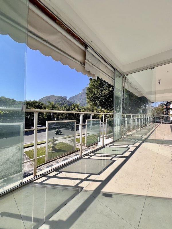Apartamento amplo de 3 quartos na Praça do Pomar  Rio de Janeiro - 