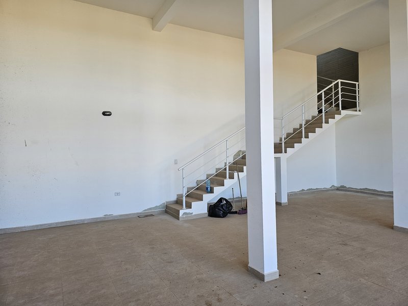 Casa com piscina à venda em condomínio fechado próximo à represa de Igaratá  Igaratá - 
