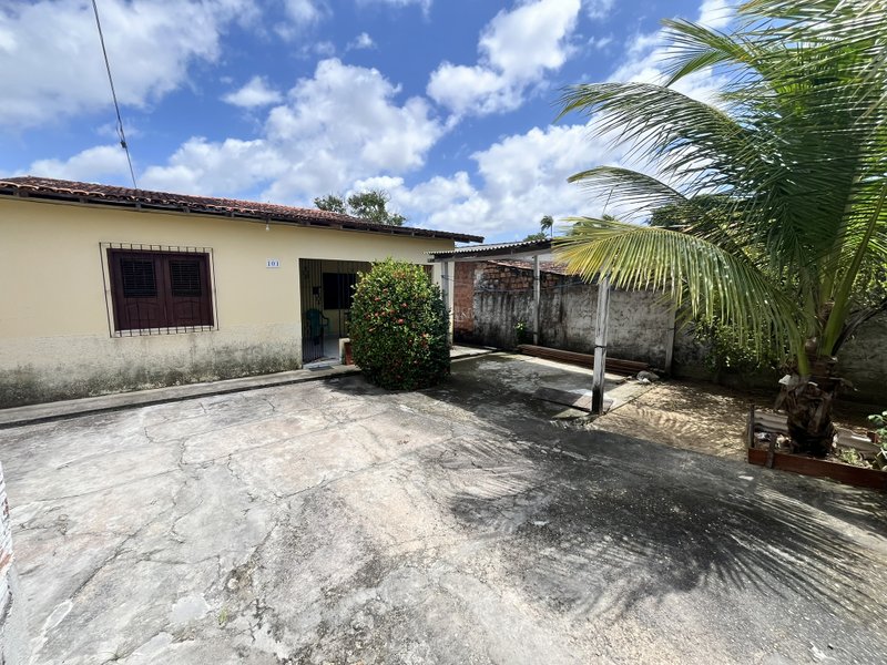 CASA PX A PRAÇA DE SKATE Rua Marciano Santa Brigida Salinópolis - 