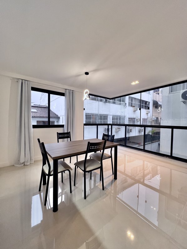 Apartamento novo com 2 suítes para locação no Jardim Oceânico  Rio de Janeiro - 