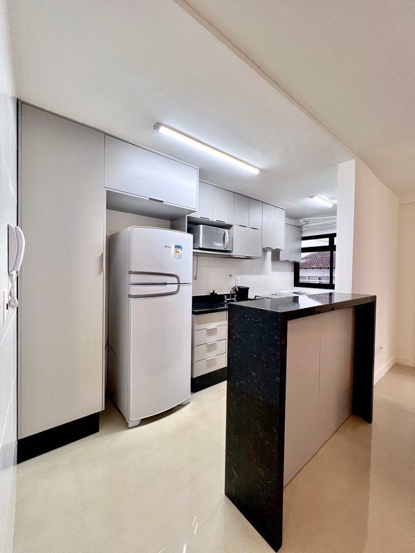 Apartamento novo com 2 suítes para locação no Jardim Oceânico  Rio de Janeiro - 