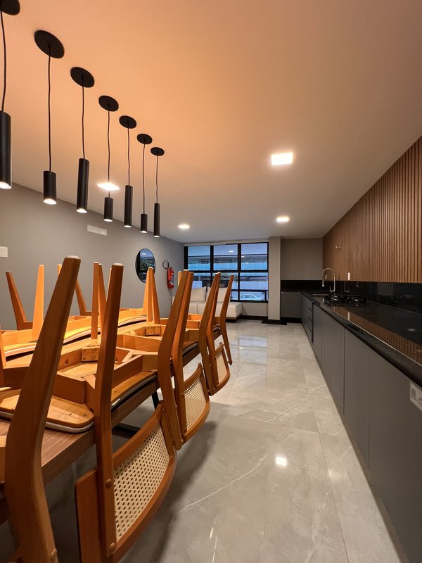 Apartamento novo com 2 suítes para locação no Jardim Oceânico  Rio de Janeiro - 