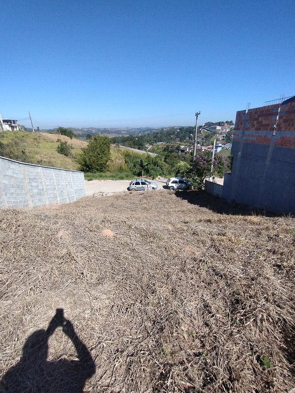 Terreno à venda em condomínio fechado próximo ao centro de Igaratá  Igaratá - 