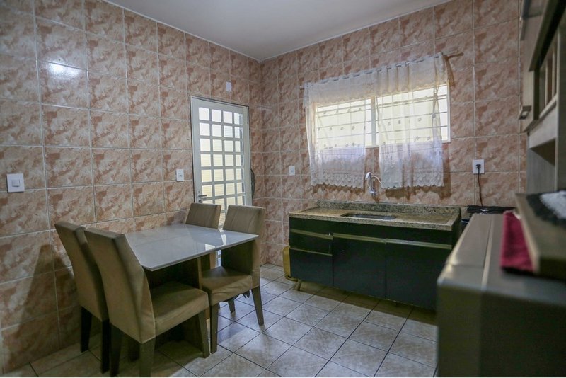 Casa à Venda, 71m - 2 dormitórios - R$ 368.000 - Wanel Ville - Sorocaba - SP Rua Alexandre Caldini Sorocaba - 