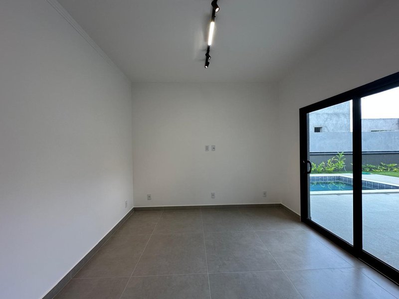Casa Térrea à Venda no Condomínio Tamboré  Estrada Municipal Alberto Macedo Júnior Jaguariúna - 