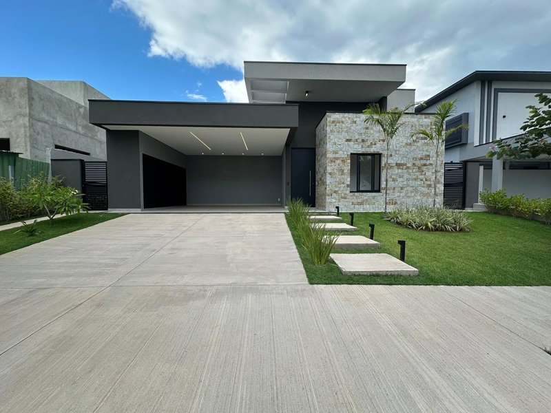 Casa Térrea à Venda no Condomínio Tamboré  Estrada Municipal Alberto Macedo Júnior Jaguariúna - 