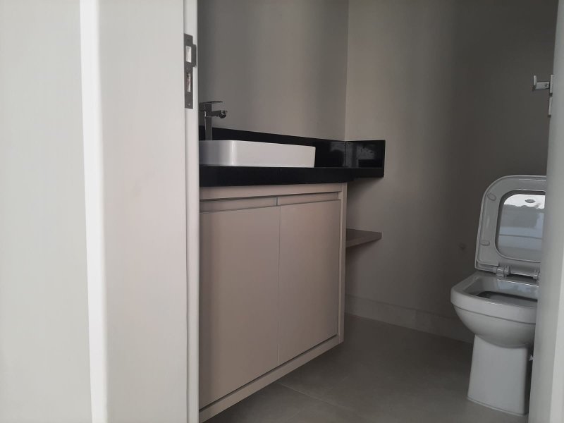 Casa Térrea com 3 Suítes no Terras do Vale Avenida das Palmeiras Caçapava - 