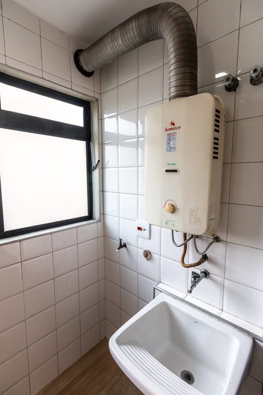 VENDO LINDO APARTAMENTO REFORMADO 60M2 - 2 QUARTOS - 1 VAGA - NOVÍSSIMO!! Rua das Fiandeiras São Paulo - 