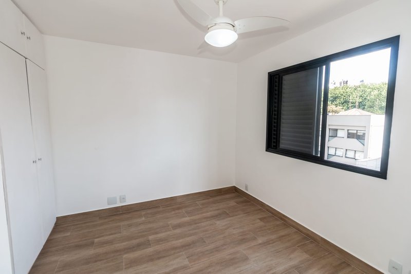 VENDO LINDO APARTAMENTO REFORMADO 60M2 - 2 QUARTOS - 1 VAGA - NOVÍSSIMO!! Rua das Fiandeiras São Paulo - 