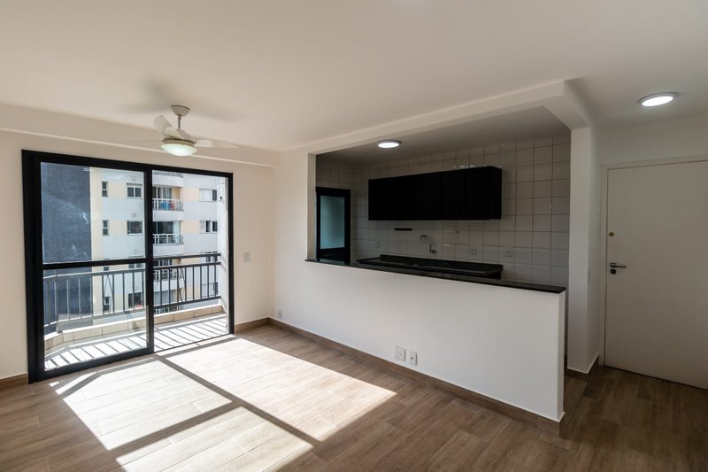VENDO LINDO APARTAMENTO REFORMADO 60M2 - 2 QUARTOS - 1 VAGA - NOVÍSSIMO!! Rua das Fiandeiras São Paulo - 