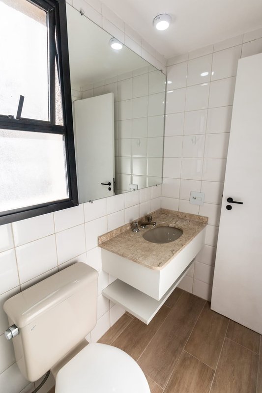 VENDO LINDO APARTAMENTO REFORMADO 60M2 - 2 QUARTOS - 1 VAGA - NOVÍSSIMO!! Rua das Fiandeiras São Paulo - 
