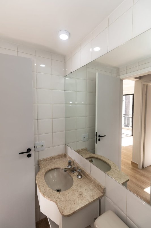 VENDO LINDO APARTAMENTO REFORMADO 60M2 - 2 QUARTOS - 1 VAGA - NOVÍSSIMO!! Rua das Fiandeiras São Paulo - 