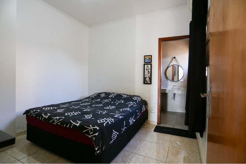 Casa à venda, 65m - 3 Dormitórios - R$ 380.000 no Wanel Ville em Sorocaba Rua José Antunes Sorocaba - 