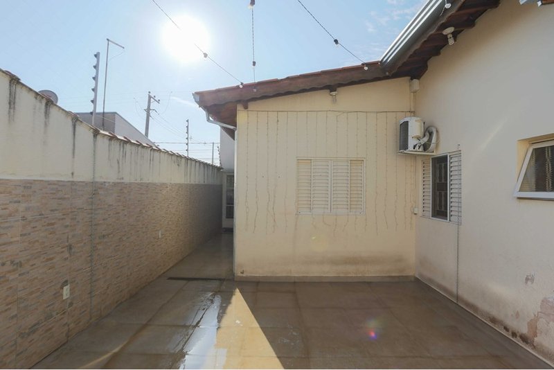 Casa à venda, 65m - 3 Dormitórios - R$ 380.000 no Wanel Ville em Sorocaba Rua José Antunes Sorocaba - 