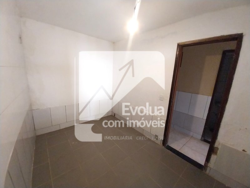 VENDO R$ 150.000 Prédio com 3 Apartamentos, Térreo, 1º e 2º por Andar, Jardim Placaford  Salvador - 
