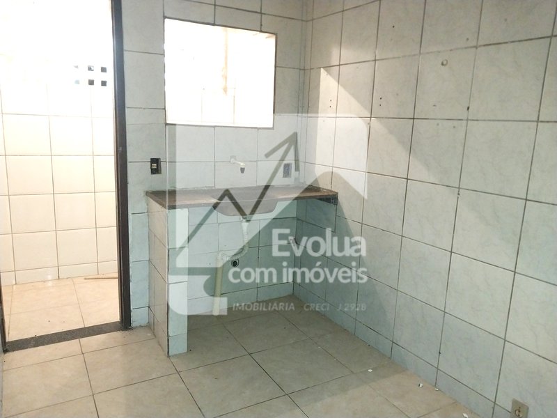 VENDO R$ 150.000 Prédio com 3 Apartamentos, Térreo, 1º e 2º por Andar, Jardim Placaford  Salvador - 