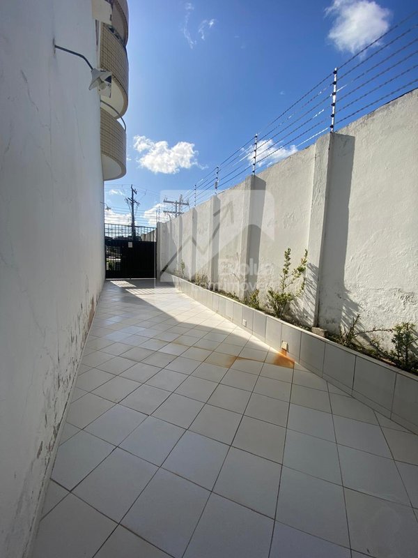 Aluguel R$ 2.500,00 Apartamento, 3/4, Suíte, 1º Andar, Elevador e Garagem-Itapuã- Salvador  Salvador - 