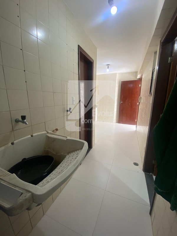 Aluguel R$ 2.500,00 Apartamento, 3/4, Suíte, 1º Andar, Elevador e Garagem-Itapuã- Salvador  Salvador - 