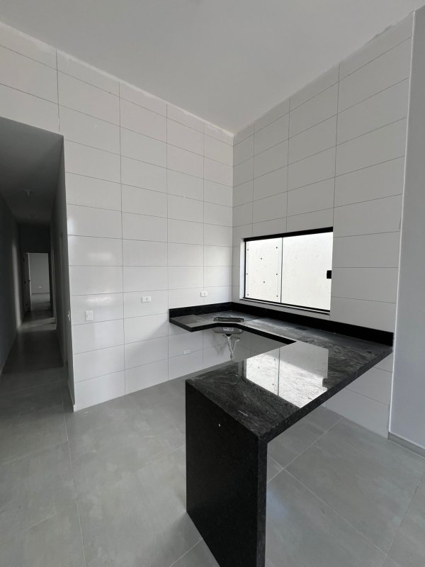 🏡 Oportunidade Imperdível – Casa à Venda no Golfinho  Caraguatatuba - 