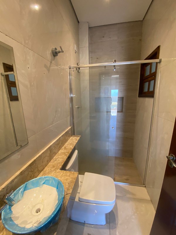 Sobrado com Piscina , 3 dormitórios, sendo 1 suíte master com sacada - Residencial Mirage  Mogi das Cruzes - 