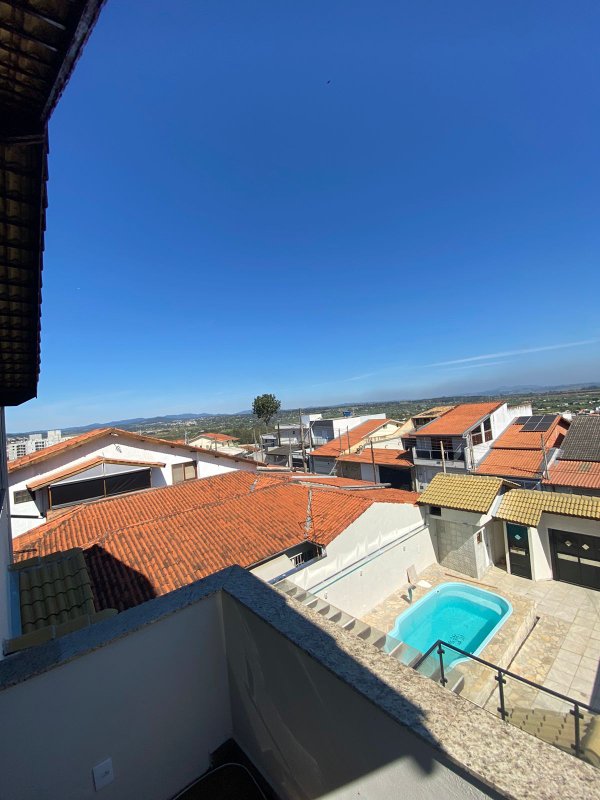 Sobrado com Piscina , 3 dormitórios, sendo 1 suíte master com sacada - Residencial Mirage  Mogi das Cruzes - 