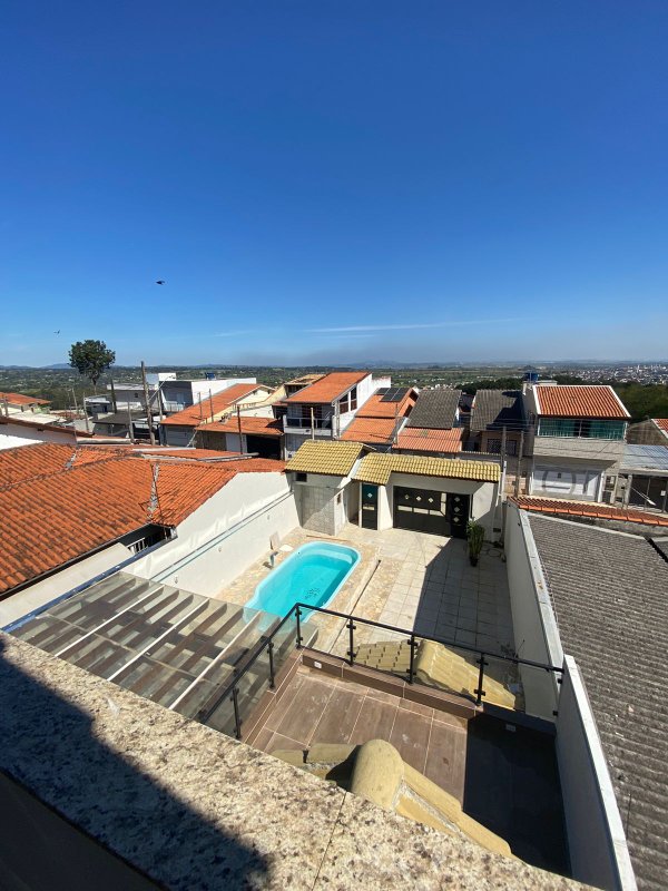 Sobrado com Piscina , 3 dormitórios, sendo 1 suíte master com sacada - Residencial Mirage  Mogi das Cruzes - 