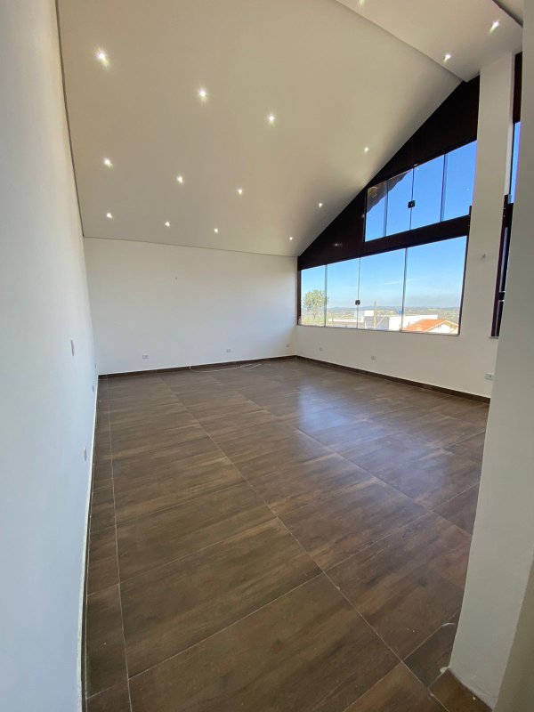 Sobrado com Piscina , 3 dormitórios, sendo 1 suíte master com sacada - Residencial Mirage  Mogi das Cruzes - 