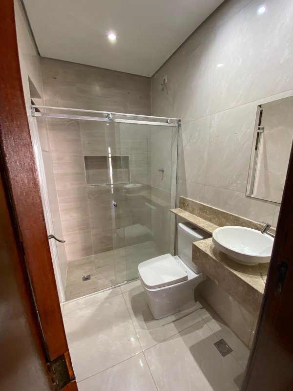 Sobrado com Piscina , 3 dormitórios, sendo 1 suíte master com sacada - Residencial Mirage  Mogi das Cruzes - 