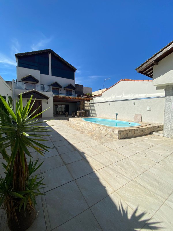 Sobrado com Piscina , 3 dormitórios, sendo 1 suíte master com sacada - Residencial Mirage  Mogi das Cruzes - 
