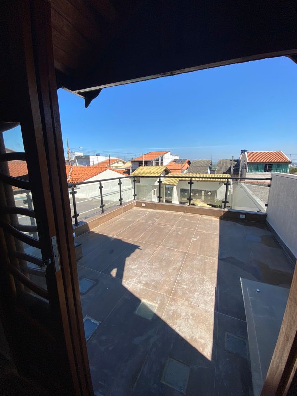 Sobrado com Piscina , 3 dormitórios, sendo 1 suíte master com sacada - Residencial Mirage  Mogi das Cruzes - 