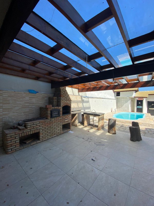 Sobrado com Piscina , 3 dormitórios, sendo 1 suíte master com sacada - Residencial Mirage  Mogi das Cruzes - 