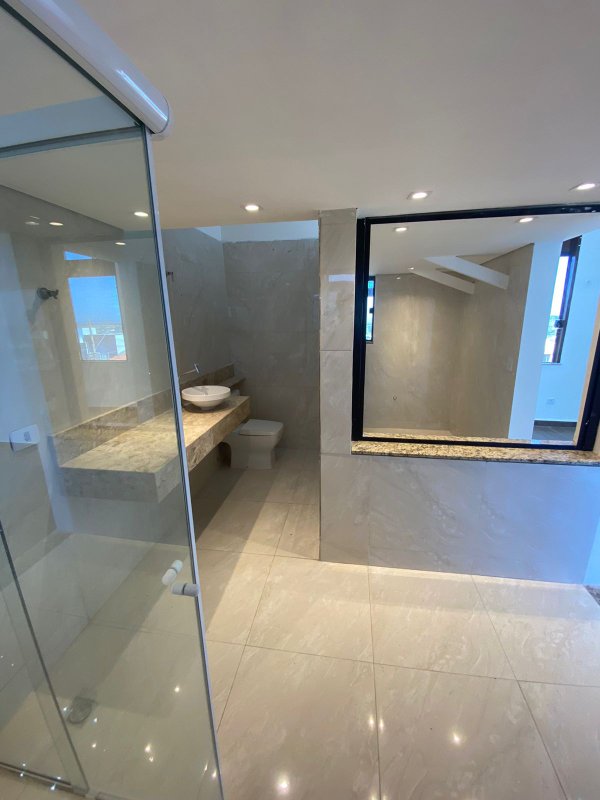 Sobrado com Piscina , 3 dormitórios, sendo 1 suíte master com sacada - Residencial Mirage  Mogi das Cruzes - 