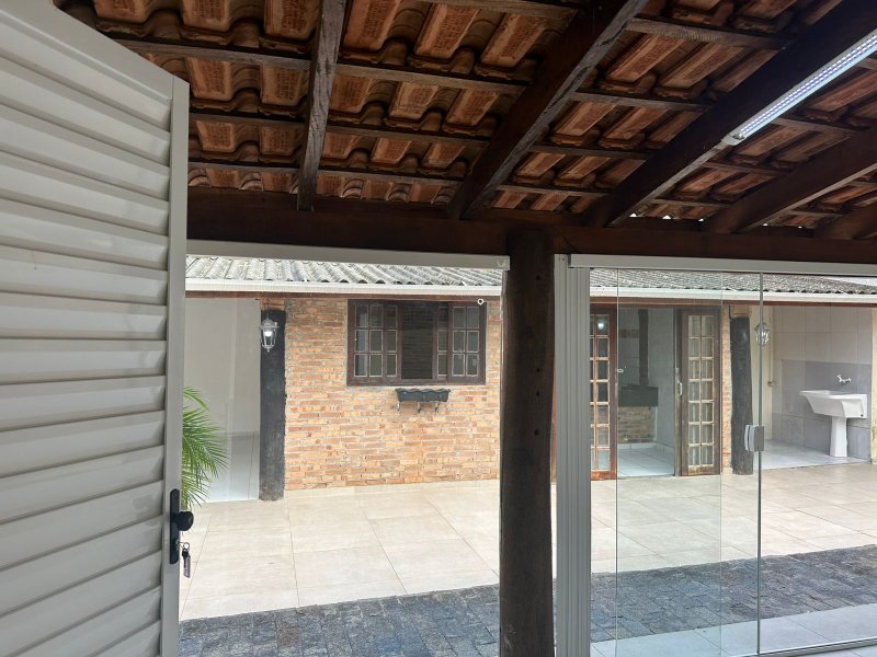 🏡 Casa completa, com estrutura para sobrado e segurança total!  Caraguatatuba - 