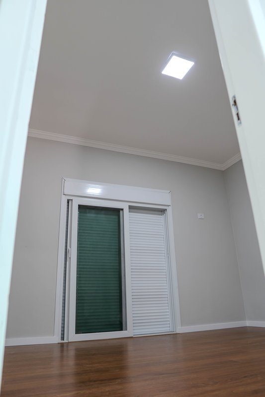 Casa à venda em condomínio alto padrão Rua Sabiá Santana de Parnaíba - 