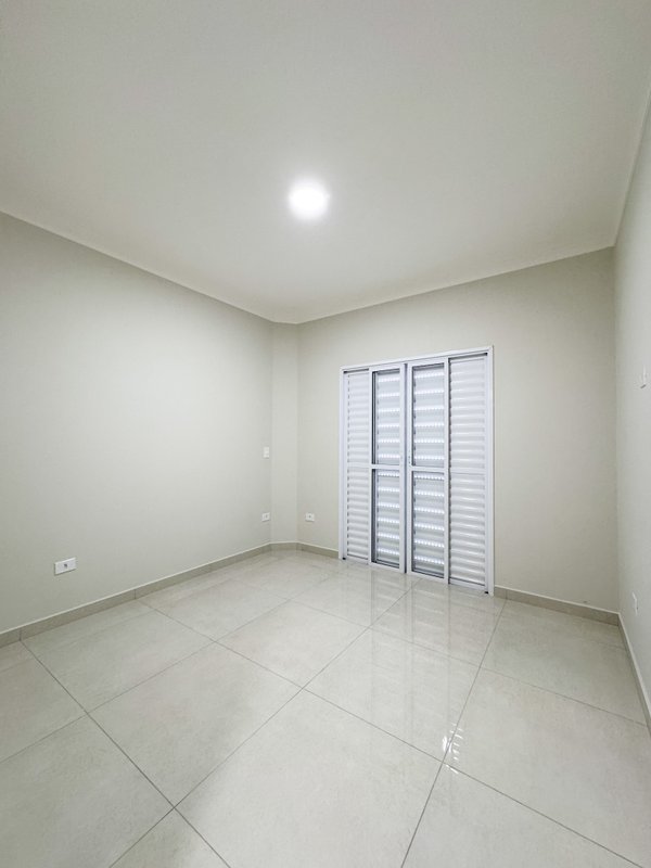 Sobrado novo com três suites, acabamento alta qualidade, proxímo ao centro de Arujá Rua Elpidio Ferreira Guimarães Arujá - 